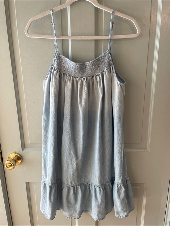 Soft Joie Dresses & Skirts - Soft Joie Light Blue Denim Smocked Ruffle Mini Cami Sundress EUC